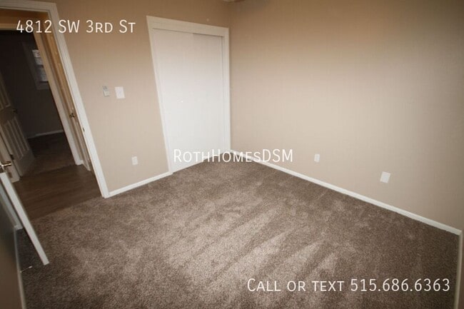 Building Photo - 4812 SW 3rd St