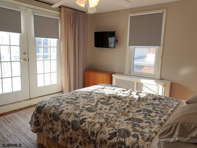 Building Photo - 11 S Baltimore Ave