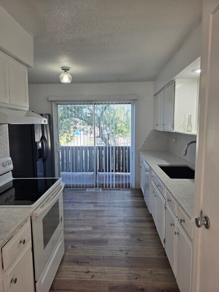 Building Photo - 11260 College Ave