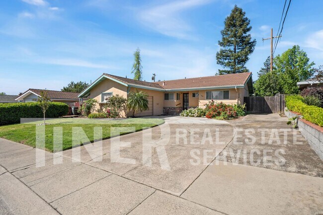 Building Photo - 6138 Cherrelyn Way