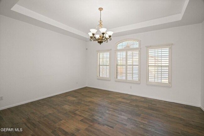 Building Photo - 695 Paseo del Mar Dr