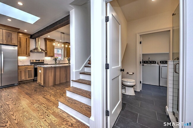 Building Photo - 75 Lafayette St