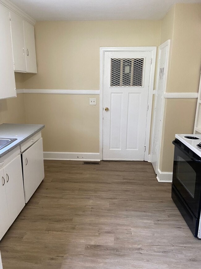Building Photo - **ON HOLD**Midtown Columbus, GA 3 Bedroom ...