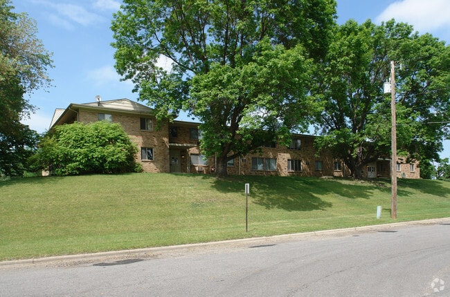 Building Photo - Maple Commons Apartments