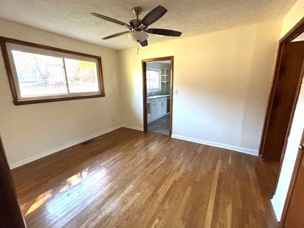 Building Photo - Hollywood Hills Subdivision Mid-Mod Ranch Available Now!