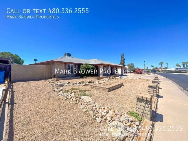 Building Photo - 4025 W Carol Ave