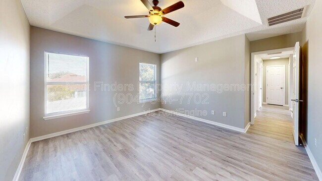 Building Photo - 12383 Tropic Dr