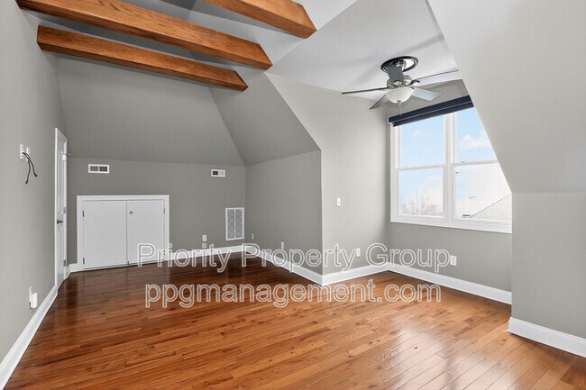 Building Photo - 16205 Riverpointe Dr