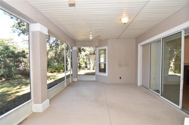 Building Photo - 17 N Village Dr