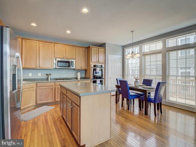 Building Photo - 8410 Chaucer House Ct