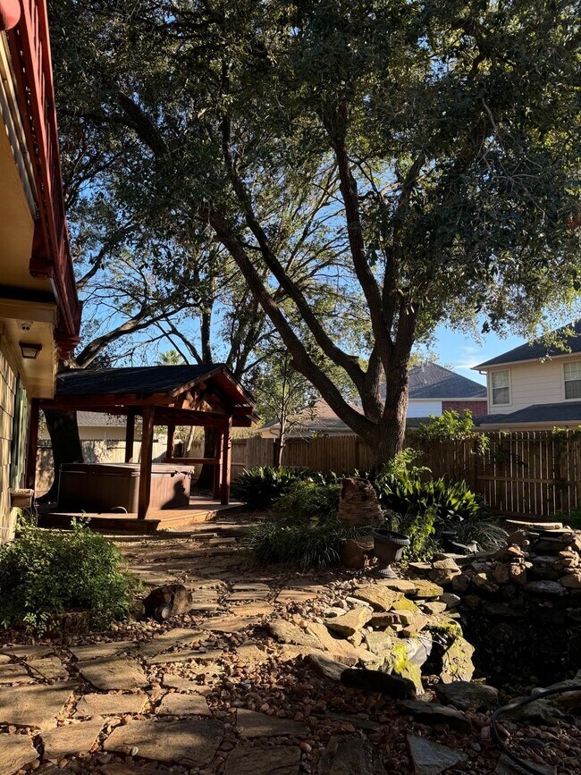 Building Photo - 1722 Evergreen Ln