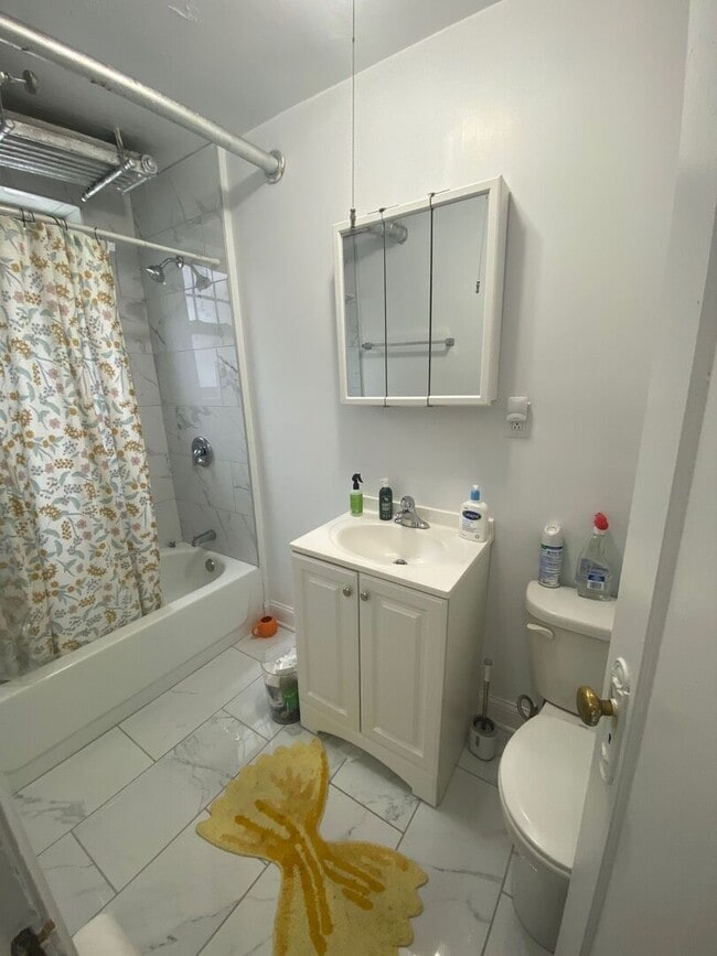 Building Photo - 730 Reba Pl