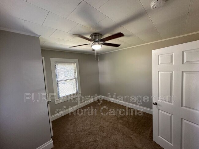 Building Photo - 111 Hillcrest Dr