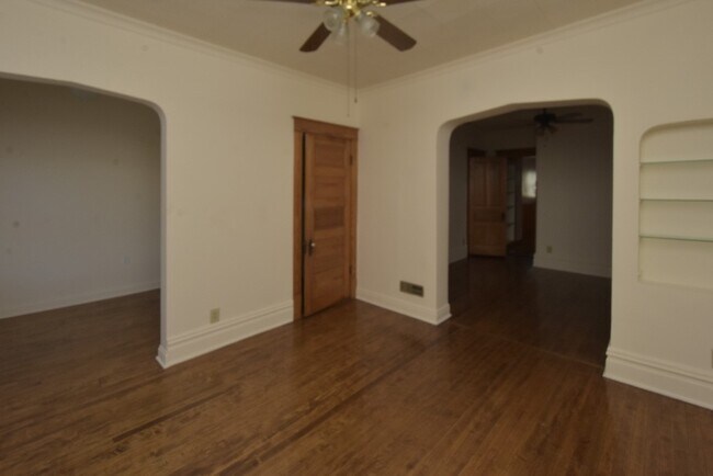 Building Photo - 1246 W Diversey Pkwy