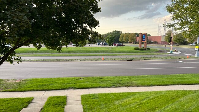 Building Photo - 7866 Old Carriage Ct