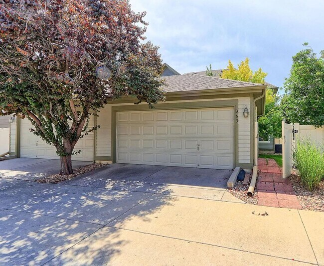 Building Photo - Must see paired home in Coal Creek