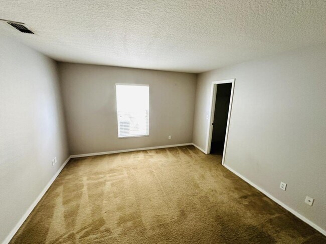 Building Photo - 13828 Chihuly Ct