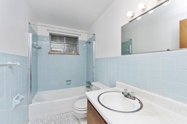 Building Photo - 249 E Oak Cliff Ct