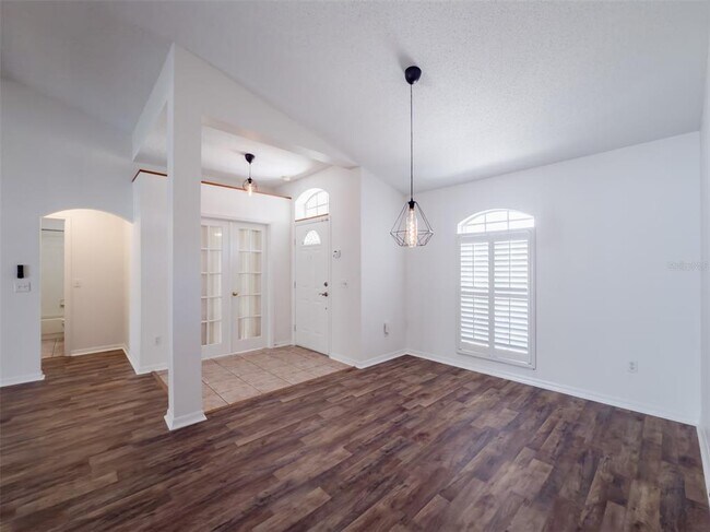 Building Photo - 14717 Redcliff Dr