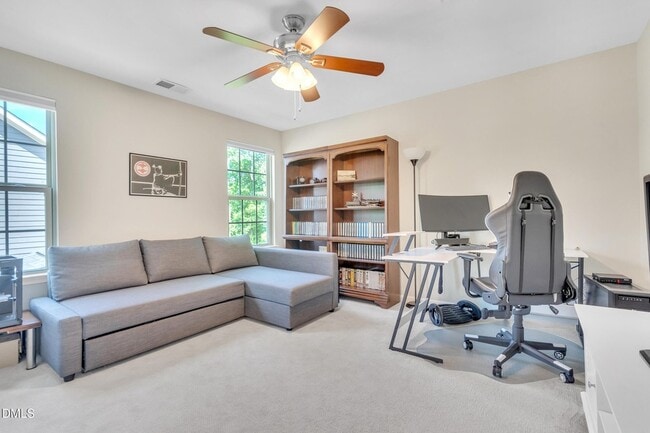 Building Photo - 899 Legacy Falls Dr S