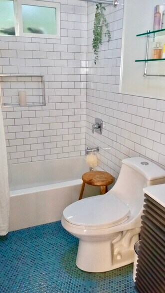 Building Photo - 23 29th Ave