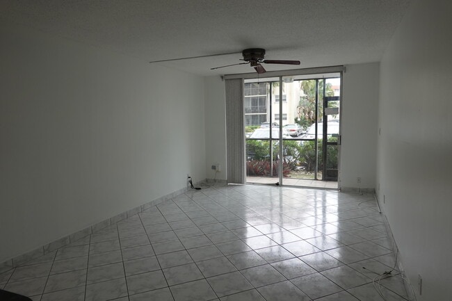 Building Photo - 5321 NE 24th Terrace