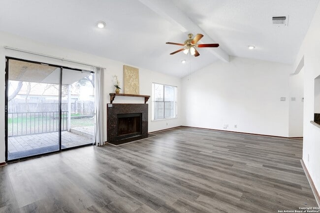 Building Photo - 6943 Sunshine Tree Dr