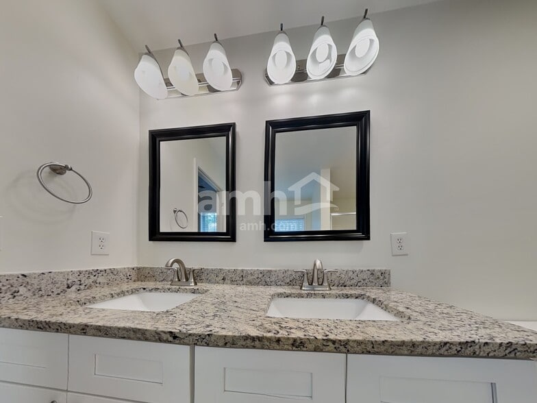 Building Photo - 92 Brookvalley Crossing