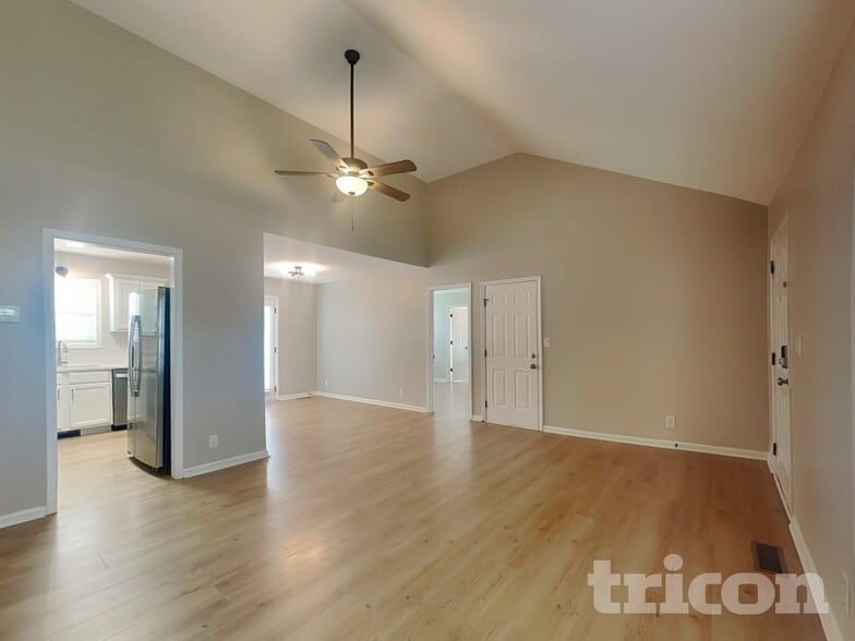 Building Photo - 252 Senator Dr