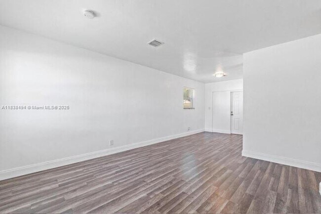 Building Photo - 1040 NW 23rd Terrace
