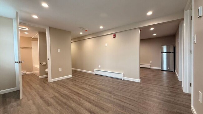 Building Photo - 62 Suffield St