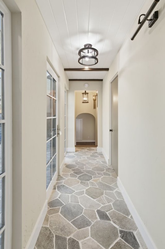 Building Photo - 3608 Wilshire Terrace