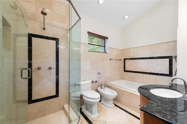 Building Photo - 540 S Shore Dr