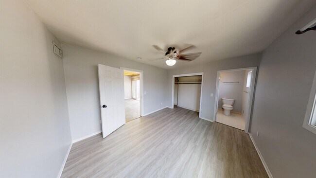 Building Photo - 5018 Rockford Dr