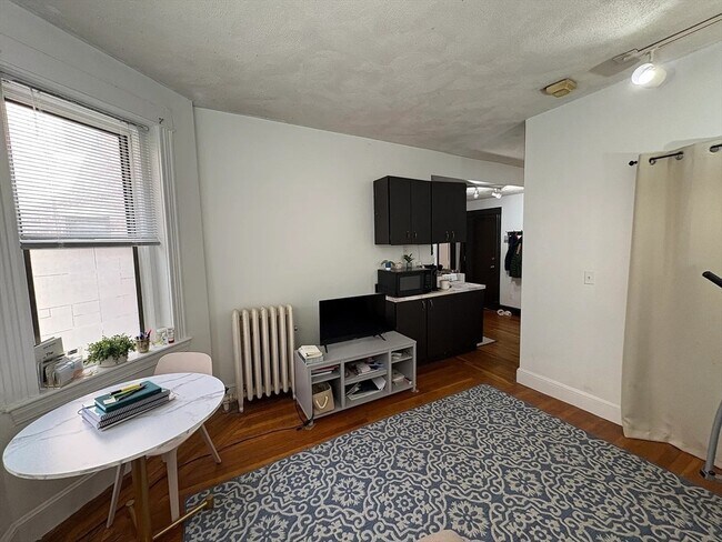 Building Photo - 111 Jersey St