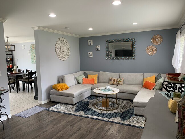 Building Photo - 1563 Stonewood Ct