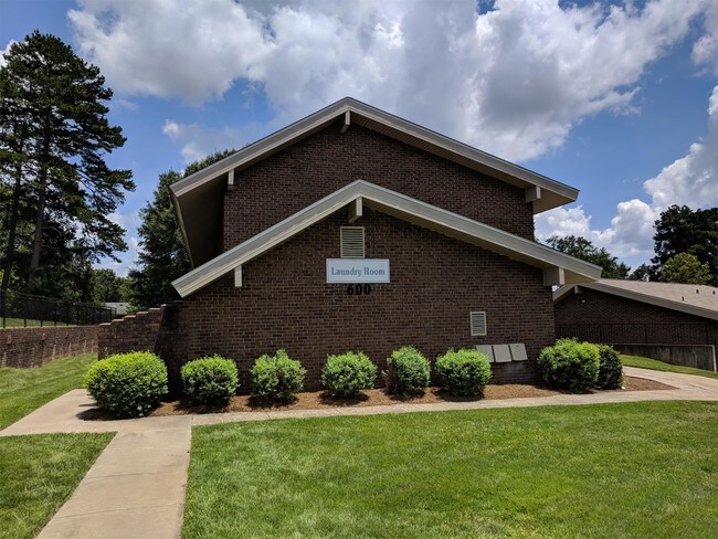 Building Photo - 3807 Pembrook Ct
