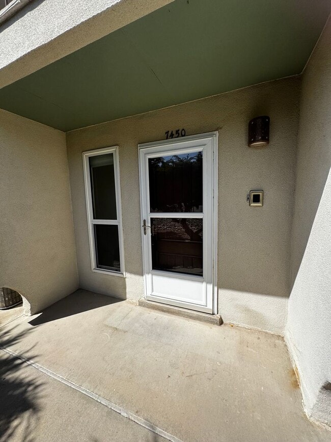 Building Photo - Townhouse in Little Turtle with Garage