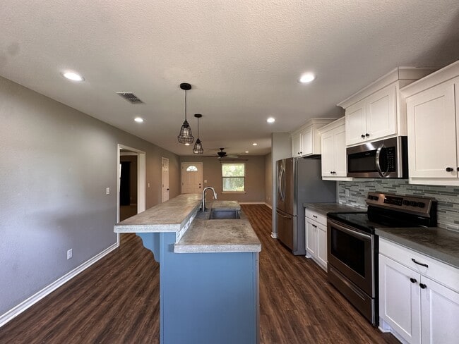 Building Photo - 11365 AR-237