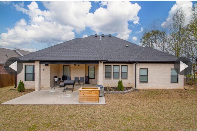 Building Photo - Gorgeous Home in Sherwood