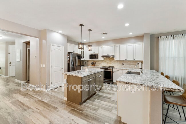 Building Photo - 3829 E Kesler Ln