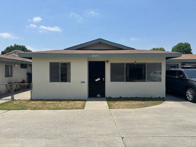 Building Photo - 4405 Elizabeth St