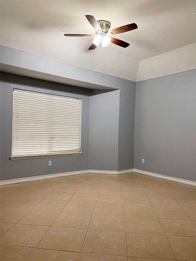 Building Photo - 13739 Canyon Hollow Loop