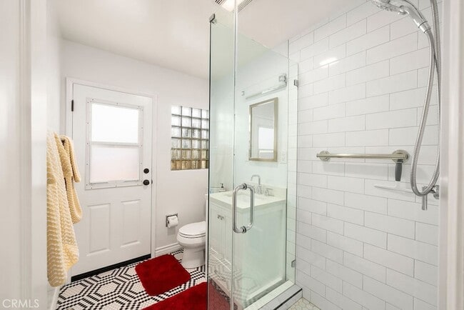 Building Photo - 20 S Portola