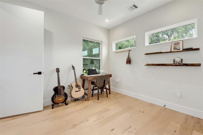 Building Photo - 4606 Ledesma Rd