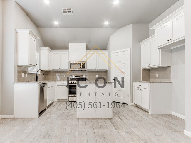 Building Photo - 4509 Desert Spring Ct