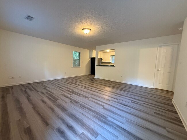 Building Photo - 1030/1032 Nash Ct