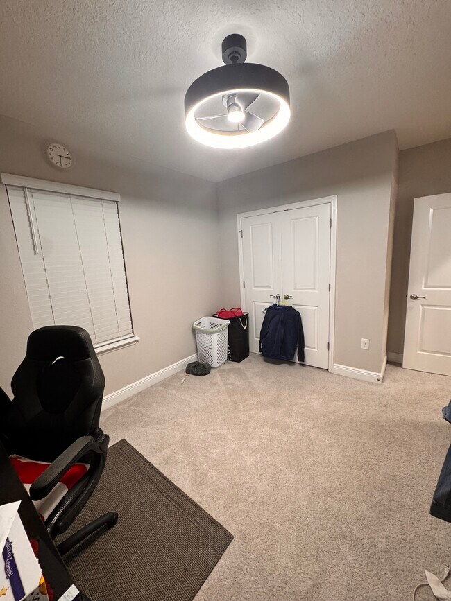 Building Photo - 10916 Honor Rd