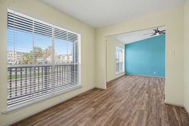 Building Photo - 3506 Cove View Blvd