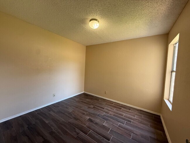 Building Photo - 11606 Castle Rock Ct